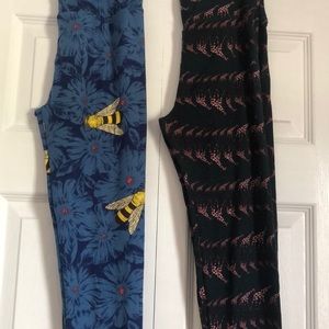 2 pairs EUC LulaRoe Leggings OS animals!